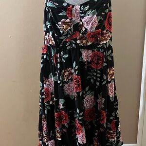 Torrid - Sz 2- sundress A-line Red Roses with pockets and elastic back